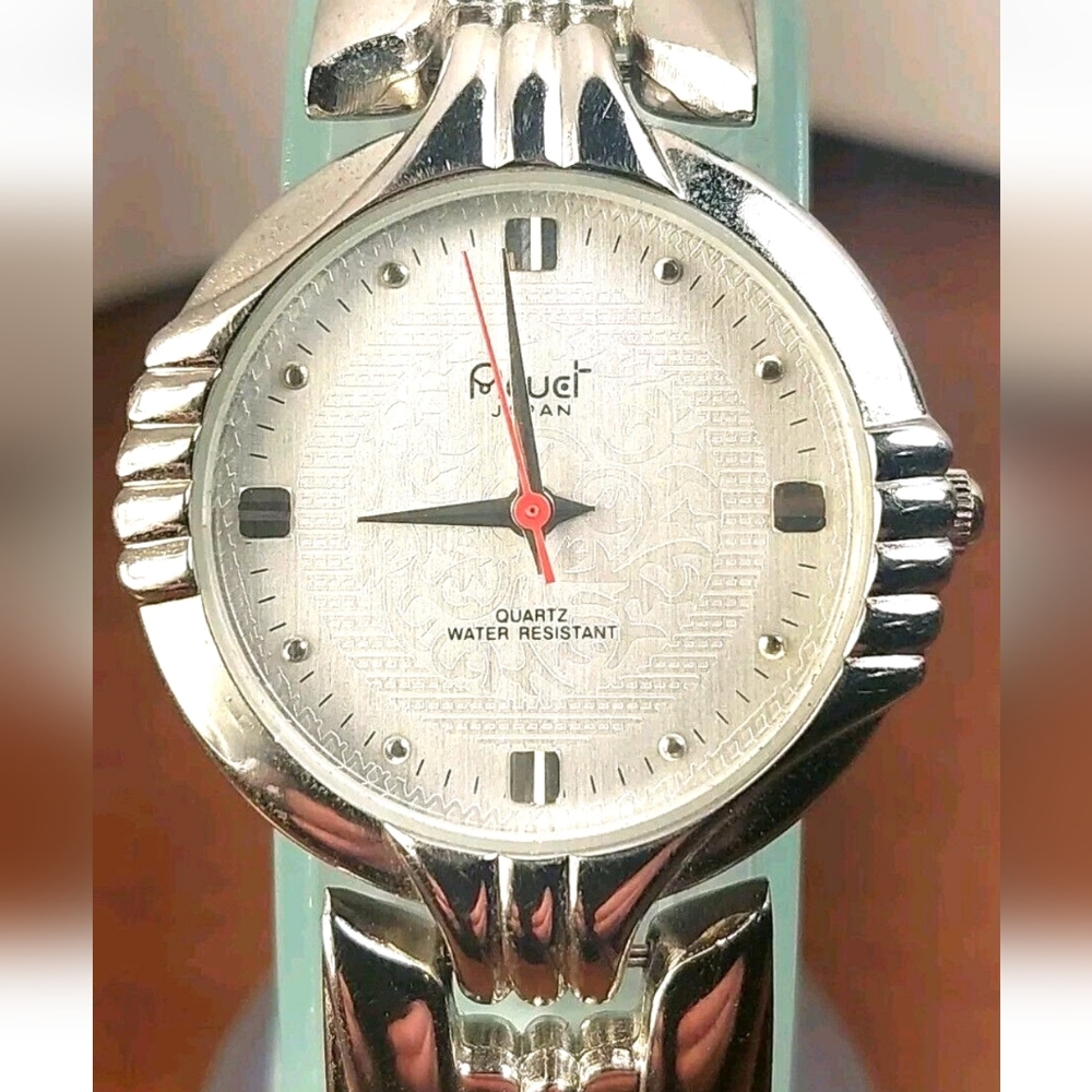 Ladies Acuet Silver Tone Quartz Analog Watch WR Vine Like Dial Clasp Strap Snap